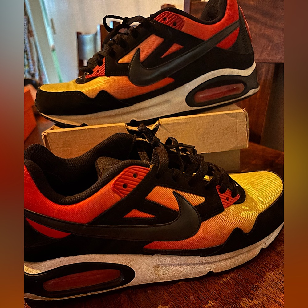 Nike Air Max Skyline Infrared 
Size 10
